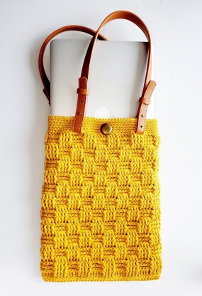 Basketweave Laptop Bag Crochet pattern by Raine Eimre | LoveCrafts