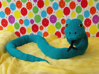 NURSERY SIDNEY SNAKE  TOY KNITTING PATTERN - MADMONKEYKNITS