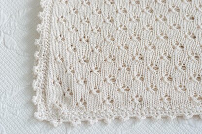 Cloverleaf Eyelet Baby Blanket