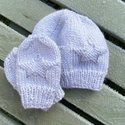 Little Super Star Newborn Hat & Mitts - knitting pattern