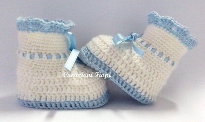 Ribbon blue baby booties