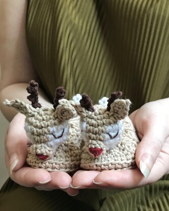 Sleepy Reindeer Baby Booties