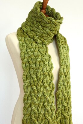 Reversible Cable Vine Scarf