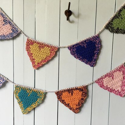 Crochet Hearts Banner Pattern: Floating Hearts Valentine Garland
