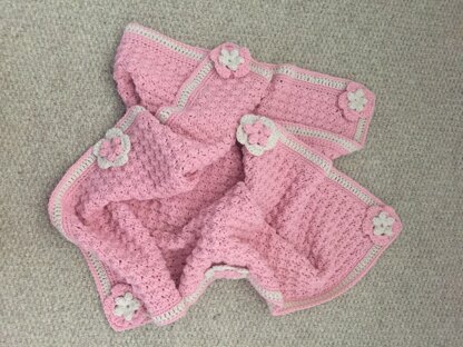 Daisy baby blanket and hat