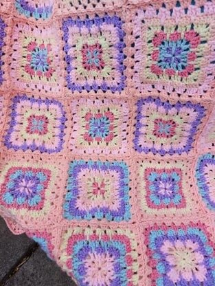 Larksfoot Granny Square Blanket