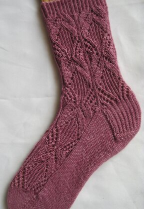 Tone Lace Socks