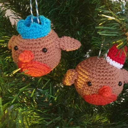 Rolly and Rupert the robins crochet bauble pattern