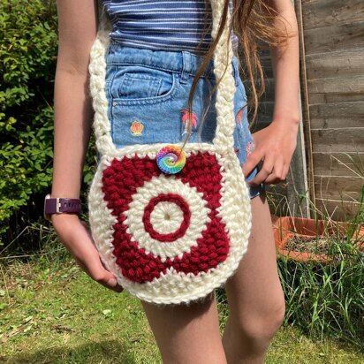 Round flower bag by HueLaVive