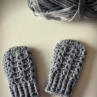 Simple Cable Baby Mittens