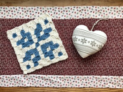 Nordic Snowflake Blanket Square