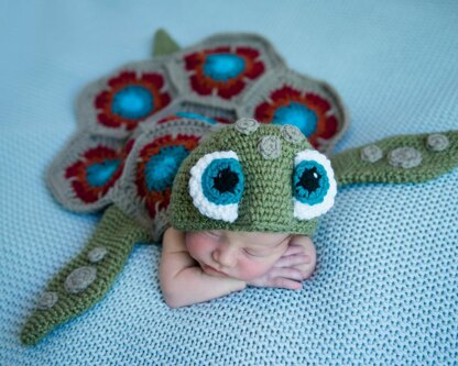 Hooded Sea Turtle Blanket