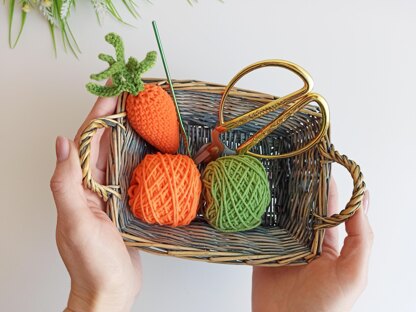 Little carrot, amigurumi food pattern