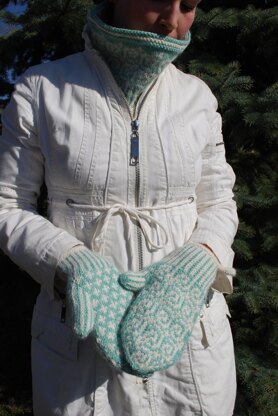 The Lollipop Guild Cowl & Mittens