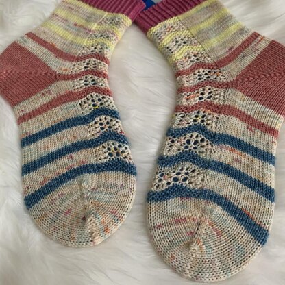 Gentle Waves Socks