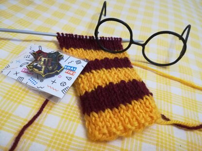 Toy knitting patterns, knit a wizard doll based on HP, bonus owl knittin pattern