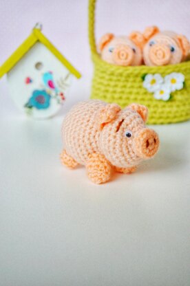 Little pig toy amigurumi pattern