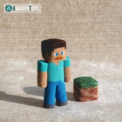 Steve from "Minecraft" by AradiyaToys