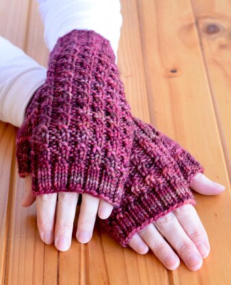 Araluen Fingerless Mitts