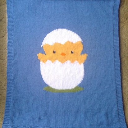 Hatching Chick baby blanket using aran yarn