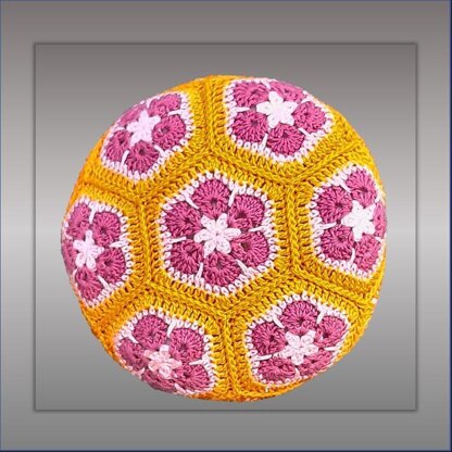 Small round cushion with African Flowers size XS