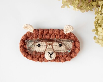 Sheep needs glasses