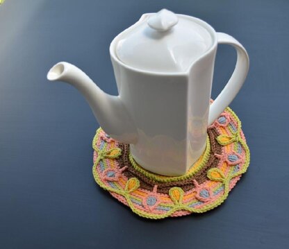 Teapot Coaster with Leaves