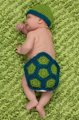 Turtle Newborn Photo Prop in Red Heart Soft Solids - LW4327