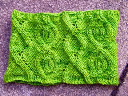 Grasshopper cowl