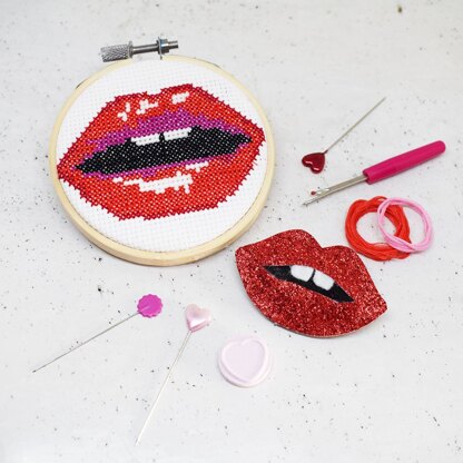 The Make Arcade Get Lippy Gift Set - 3in Emb Hoop, 6cm Badge