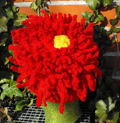 Dahlia Flower Beanie Hat Knitting Pattern - madmonkeyknits.com