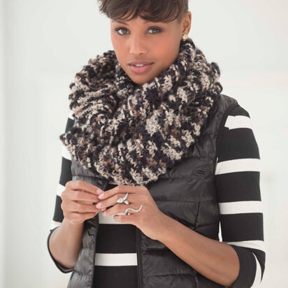 Camo Cowl in Lion Brand Wool-Ease Thick & Quick - L40026