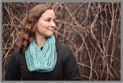 Mesh Leaf Cowl