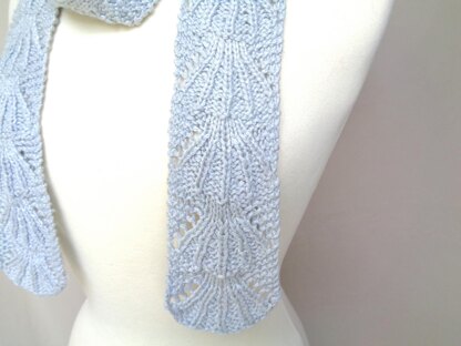 Skinny Shell Scarf