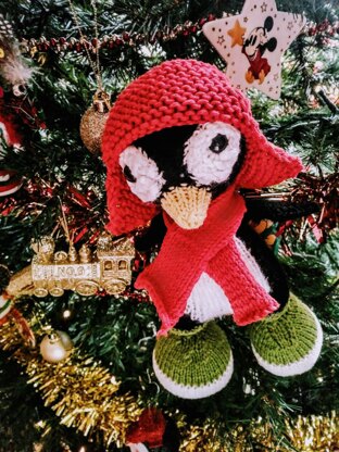 Knitted Penguin