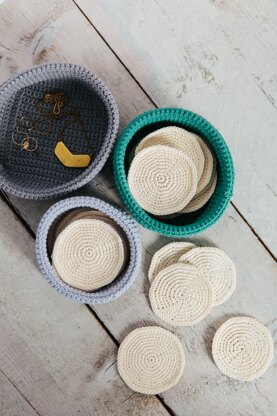 Make-up pads and pots