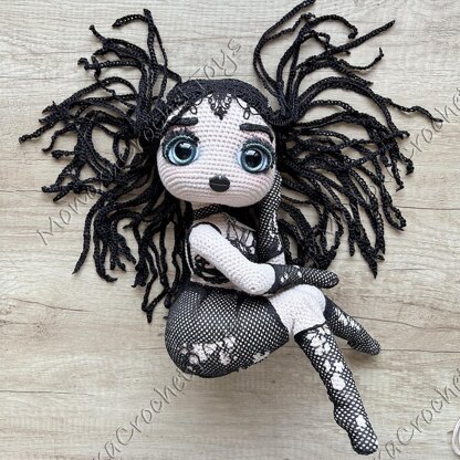 Gothic Pinup doll + Videos