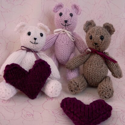 Tiny Teddy with a Valentine Heart - knitting pattern