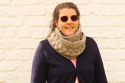 Tresse Infinity Cable Scarf