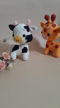 The little Cow and Giraffe