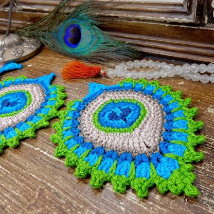 Peacock Feather Motif, Garland, Coaster Nemali