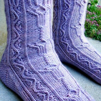 Elanor Socks - knitting pattern