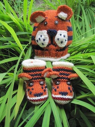 Tiger Paws Baby Hat and Booties