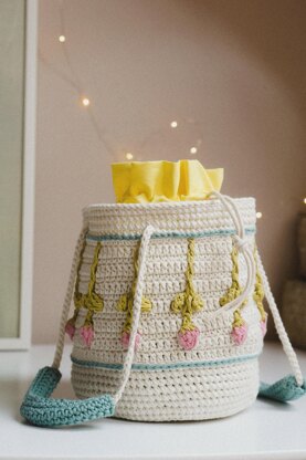 15 Crochet Bag Patterns & Kits For All Crochet Skill Levels