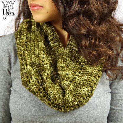 Dots & Dashes Cowl