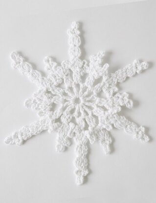 Twinkling Snowflakes in Bernat Handicrafter Holidays - Downloadable PDF