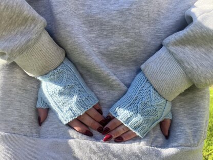 Heart in My Hand Mitts