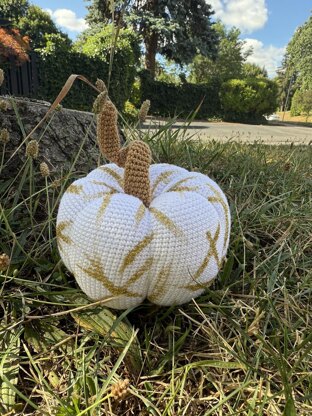 Crochet Pumpkin with glitter