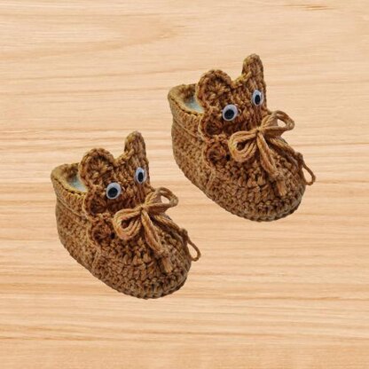 Crochet baby bootie