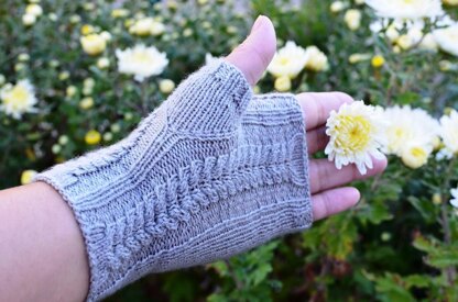 Cables Fingerless Mitts